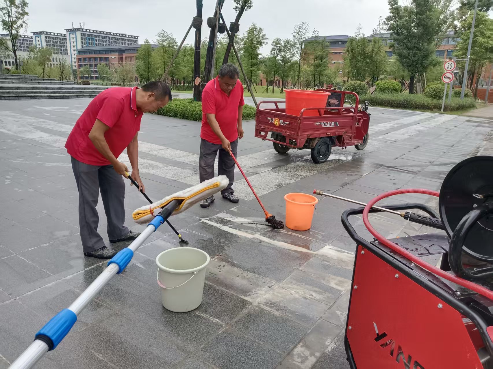 冲刷清洗校道 冲刷清洗校道